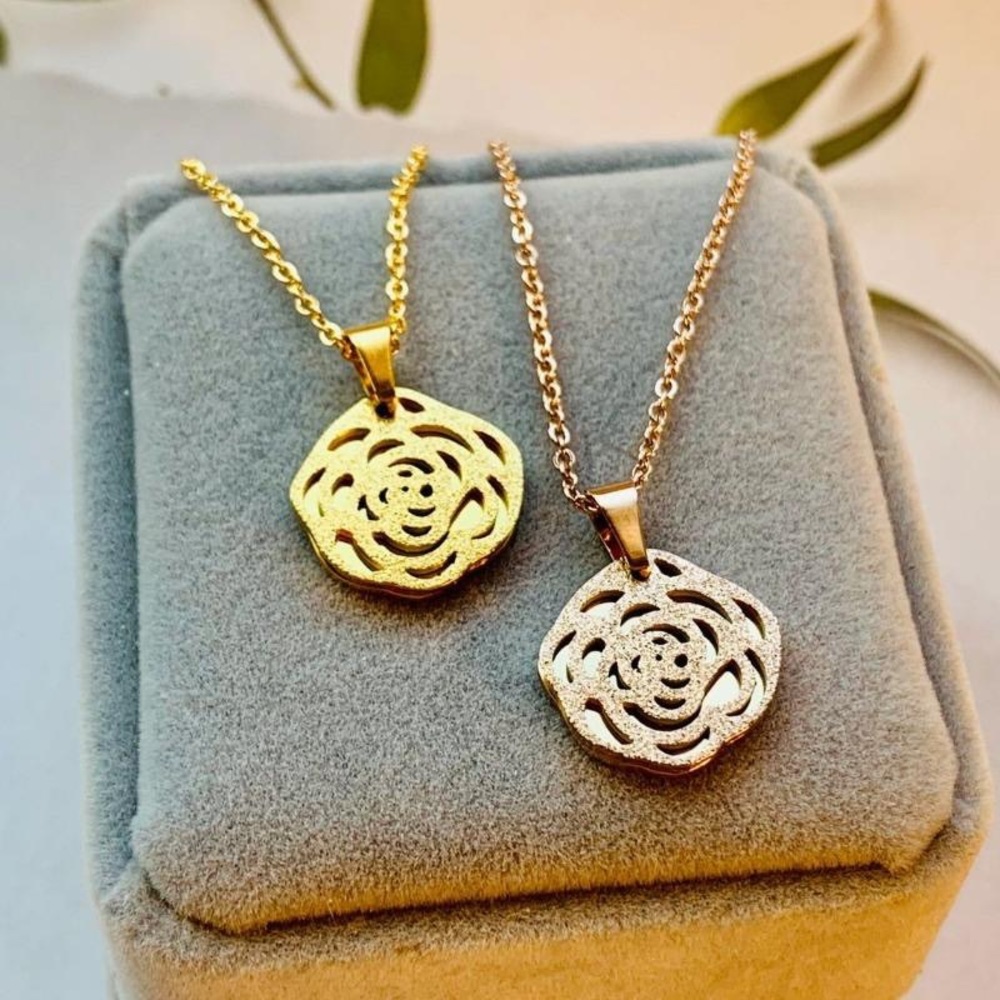 Rose Flower Necklace